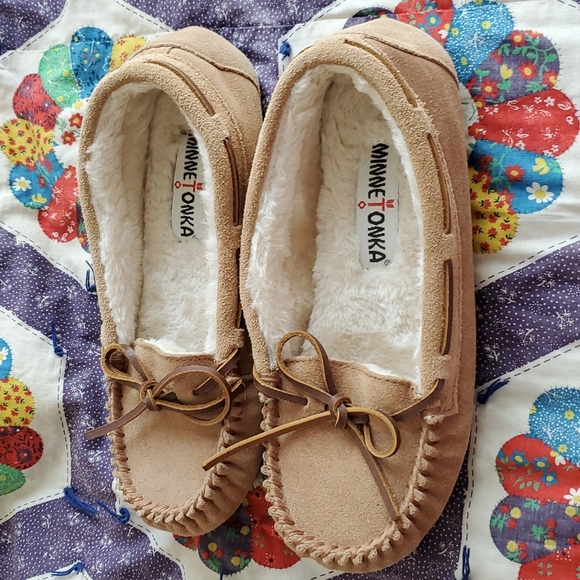 Slippers - Picture 3 of 3